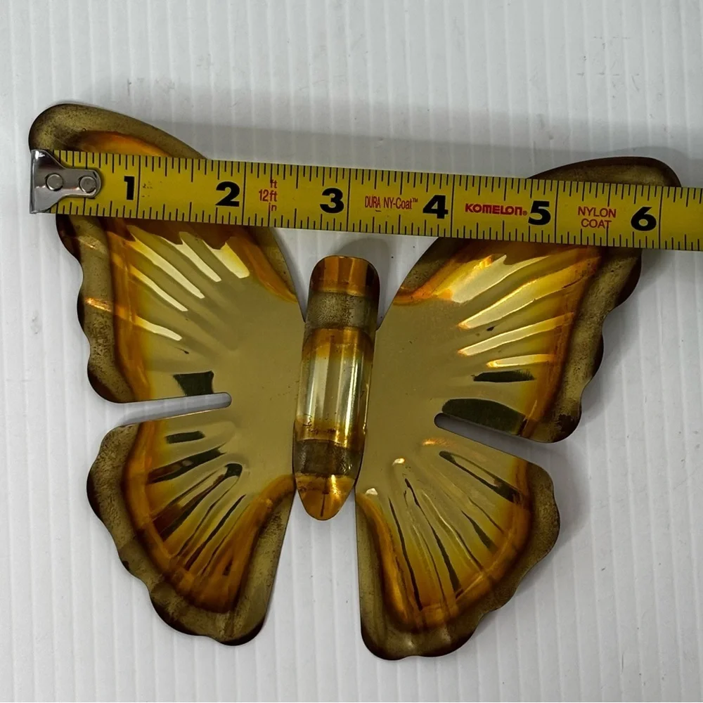 1 VINTAGE METAL ART BUTTERFLY WALL HANGING 5”x6.25”